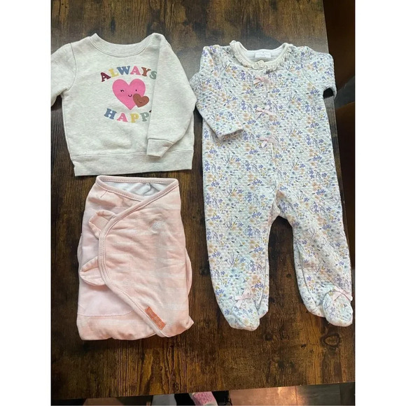 3 pcs babygirl sleepwear size 6-9 months - Picture 1 of 14